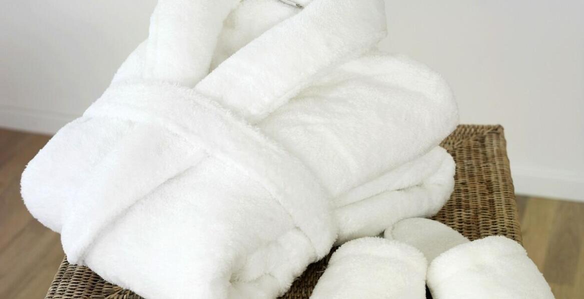 Szlafroki waflowe – jak wpływają na postrzeganie obiektu przez gości?