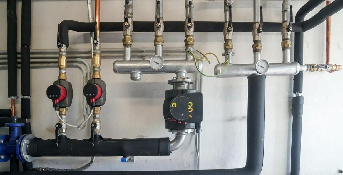 Jak wybrać odpowiednie ogrzewanie do basenu, aby zapewnić komfort przez cały rok?