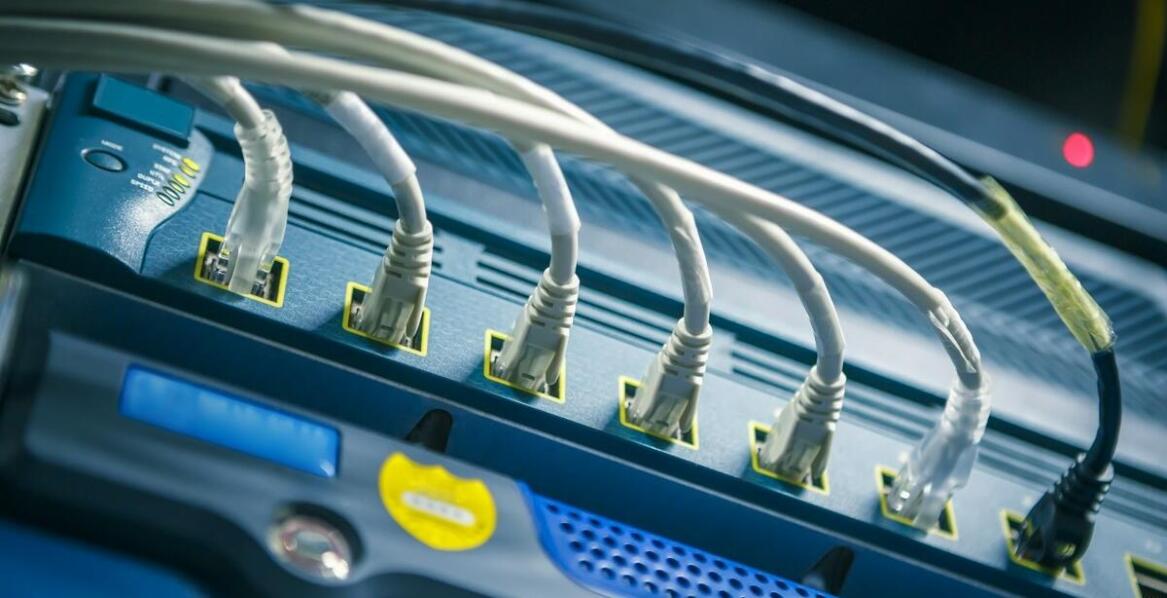 Jak sieć LAN wpływa na jakość połączeń i przepustowość internetu w domu?