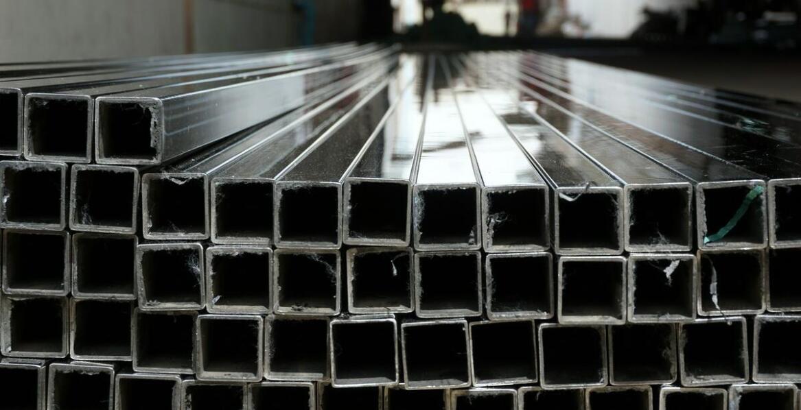 Efektywność kosztowa przy użyciu profili prostokątnych w projektach budowlanych