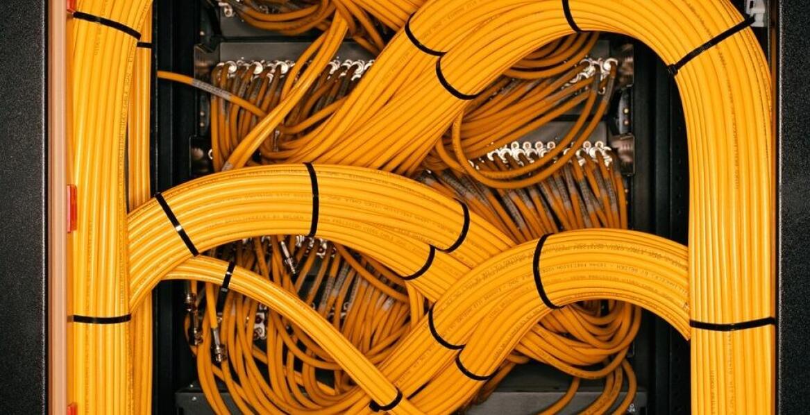 Efektywne zarządzanie trasami kablowymi z wykorzystaniem trunking system