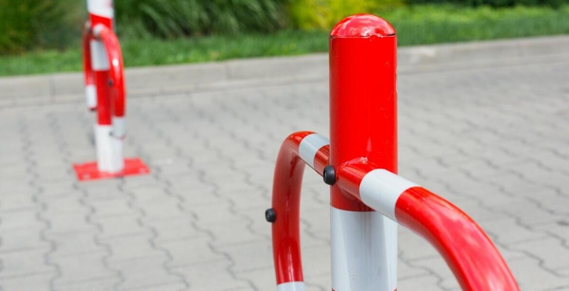 Uchwyty na rower: jak zapewnić bezpieczny transport jednośladów?