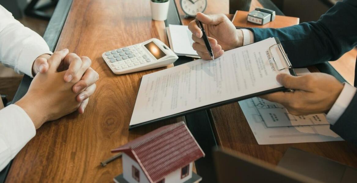 Jakie są zalety korzystania z kredytów hipotecznych przy zakupie nieruchomości?