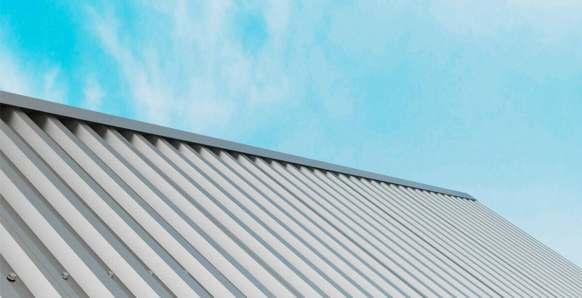 Bezpieczeństwo i funkcjonalność – jak belki dachowe wspierają transport