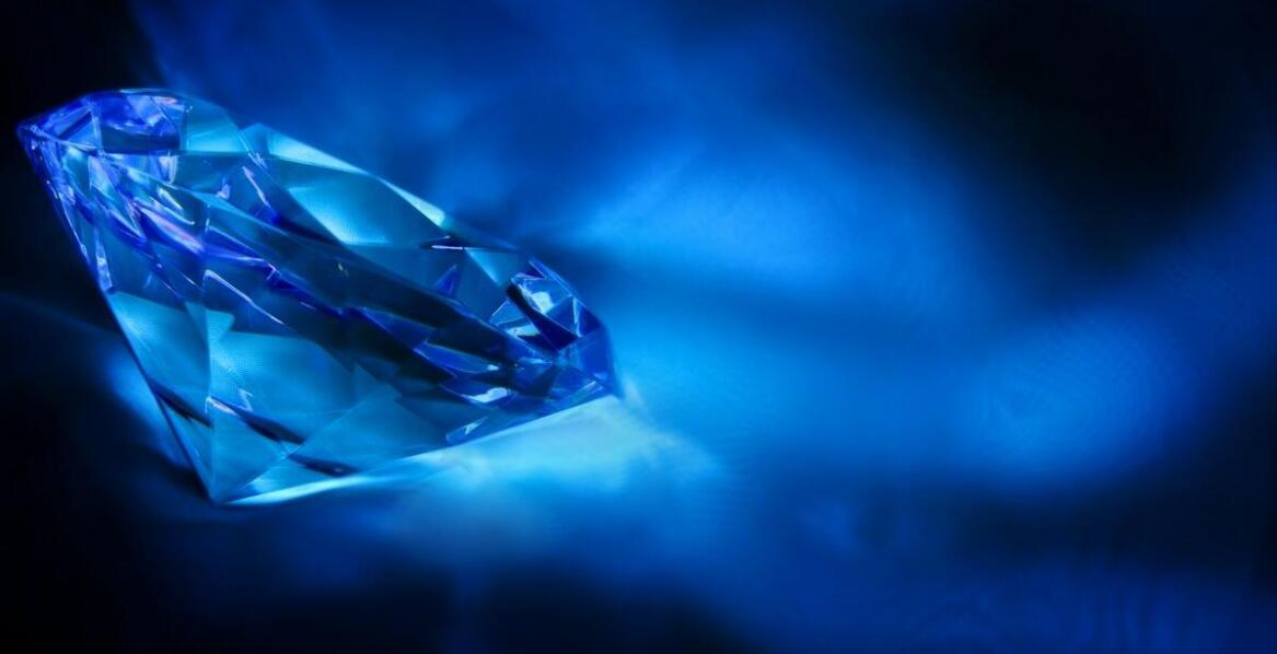 Najnowsze trendy w zegarkach męskich z szkłem szafirowym