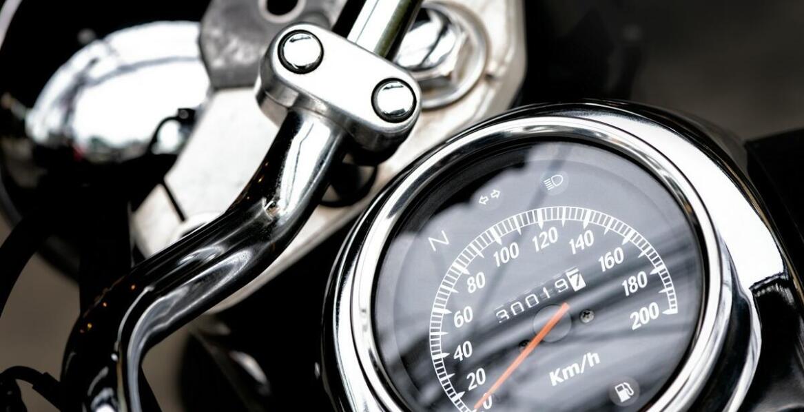 Jakie są najczęstsze pytania dotyczące zakupu motocykli na aukcjach?