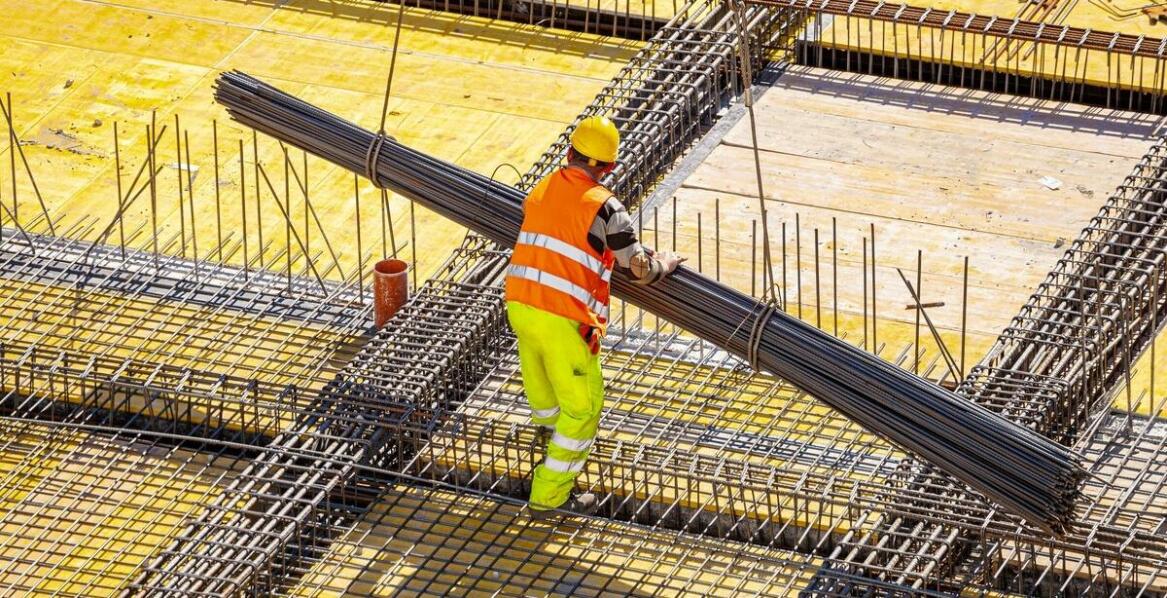 Jak technologia Uniframe wpływa na efektywność budowy stacji paliw?