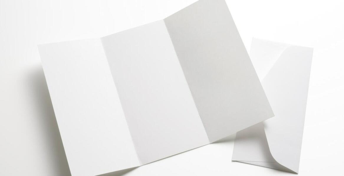 Jakie trendy dominują w projektowaniu teczek reklamowych z nadrukiem?