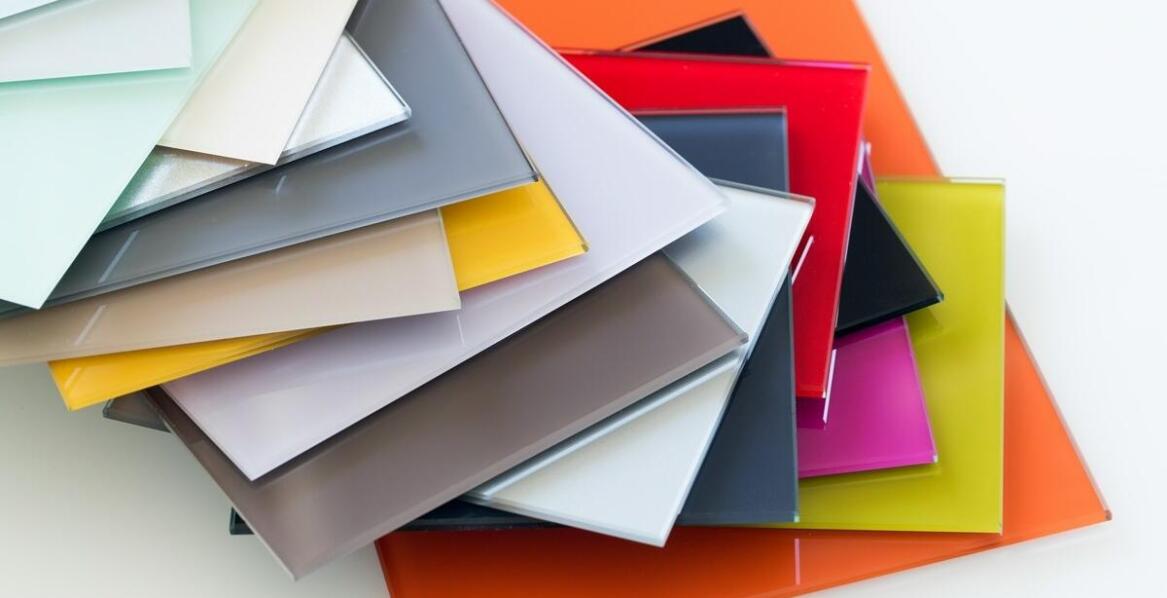 Odporność płyt PCW na trudne warunki atmosferyczne – co warto wiedzieć?