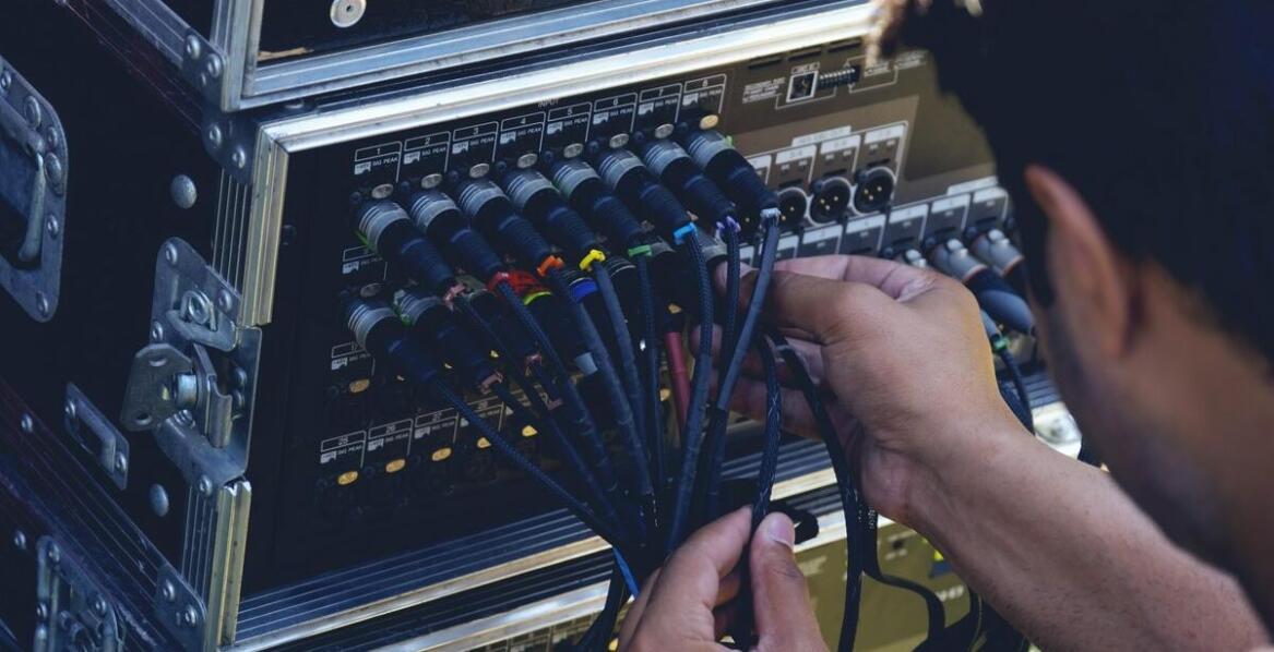 Porównanie kabli gitarowych – na co zwrócić uwagę przy zakupie?