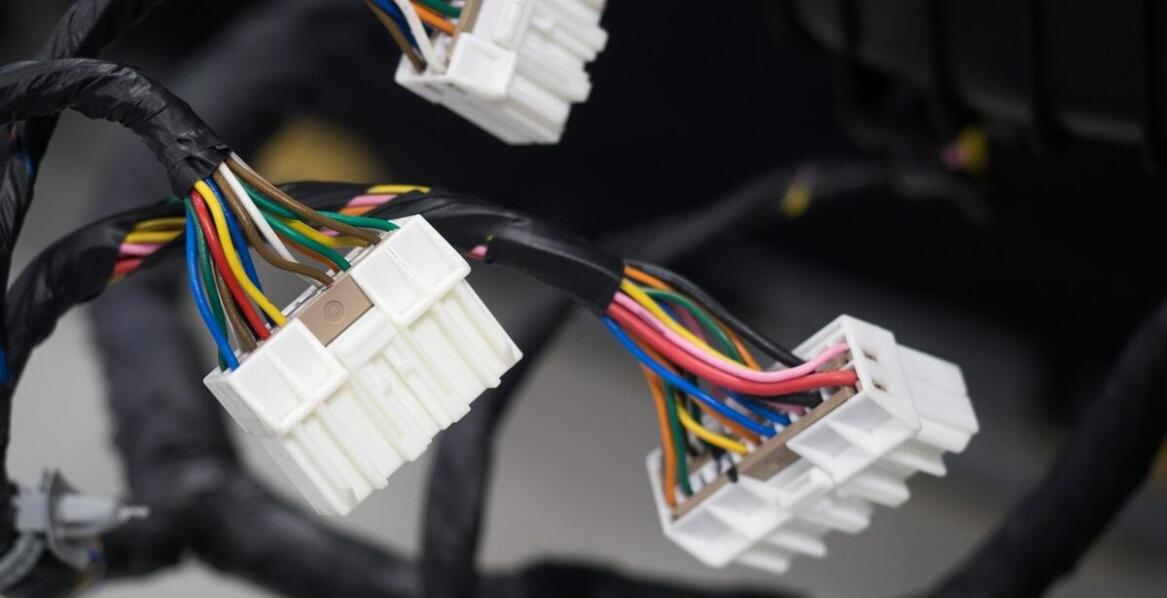 Jak producent wiązek elektrycznych wpływa na rozwój technologii motoryzacyjnej?