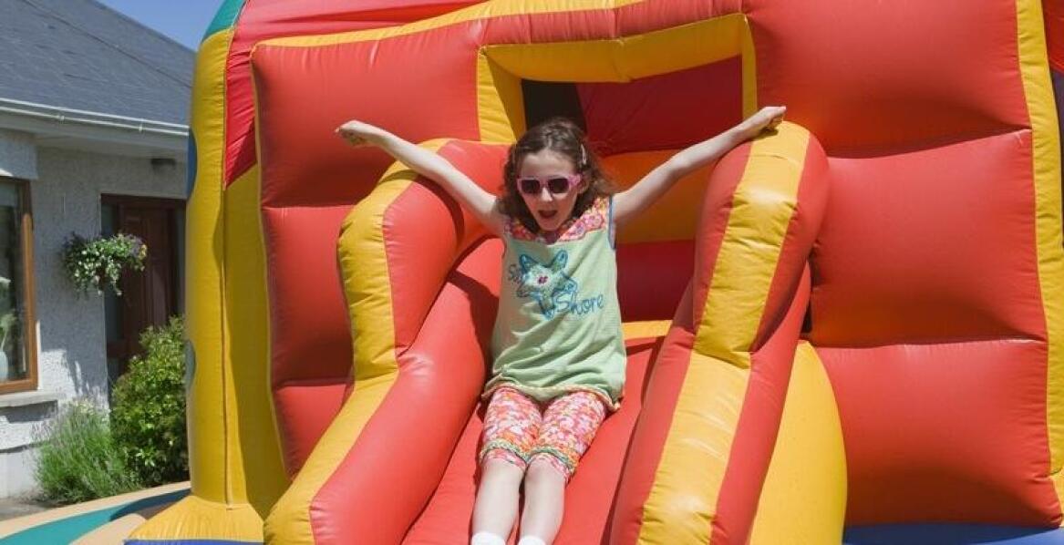 Wynajem interaktywnych urządzeń na imprezy dziecięce: co warto wiedzieć?