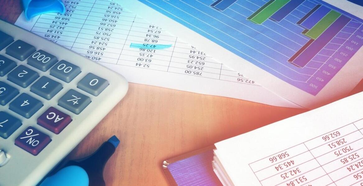 Jakie są kluczowe czynniki skutecznego zarządzania budżetem reklamowym?