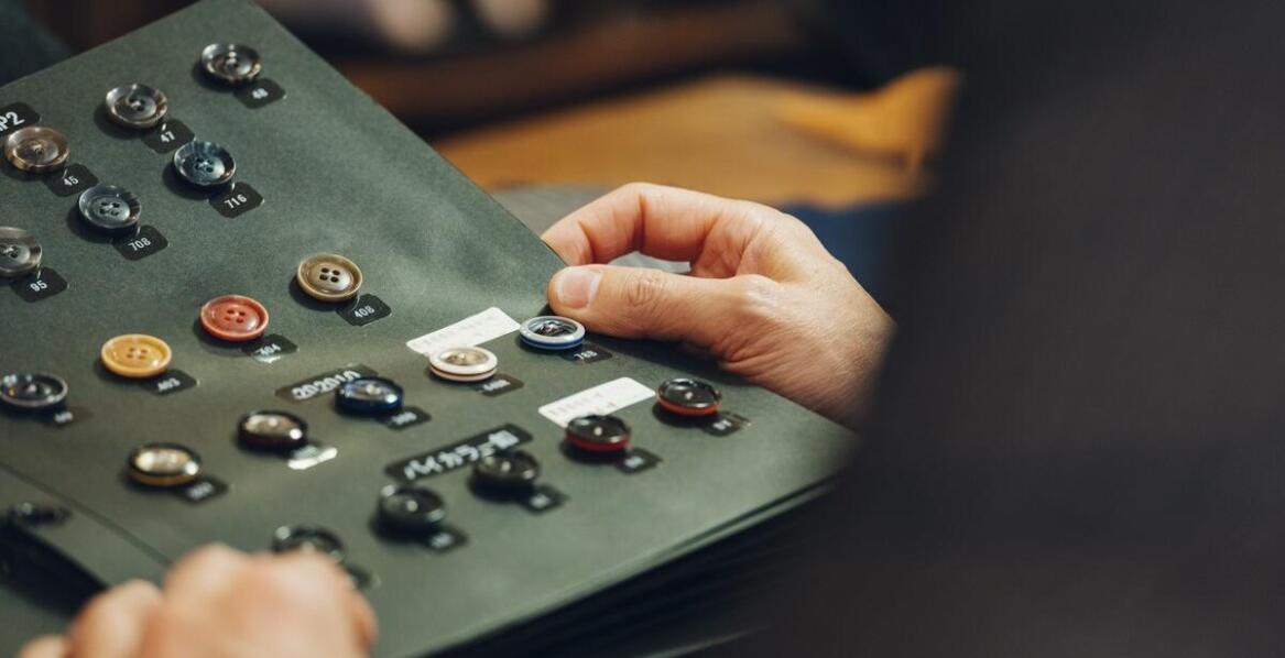 Broszka na prezent – co warto wiedzieć przed zakupem?