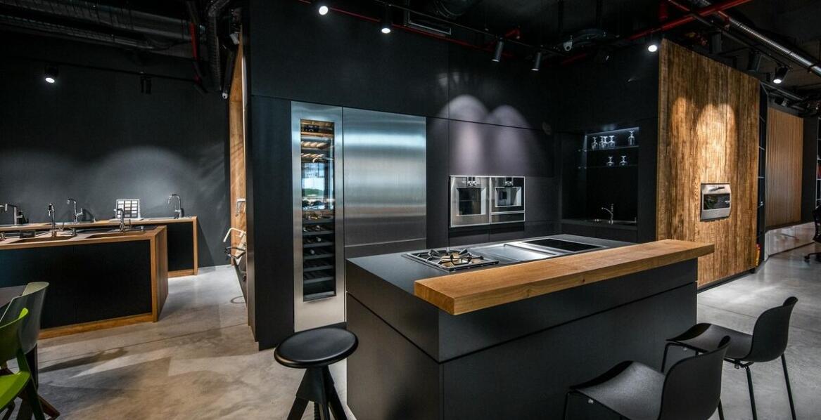 Jak granit wpływa na estetykę i funkcjonalność przestrzeni kuchennych?