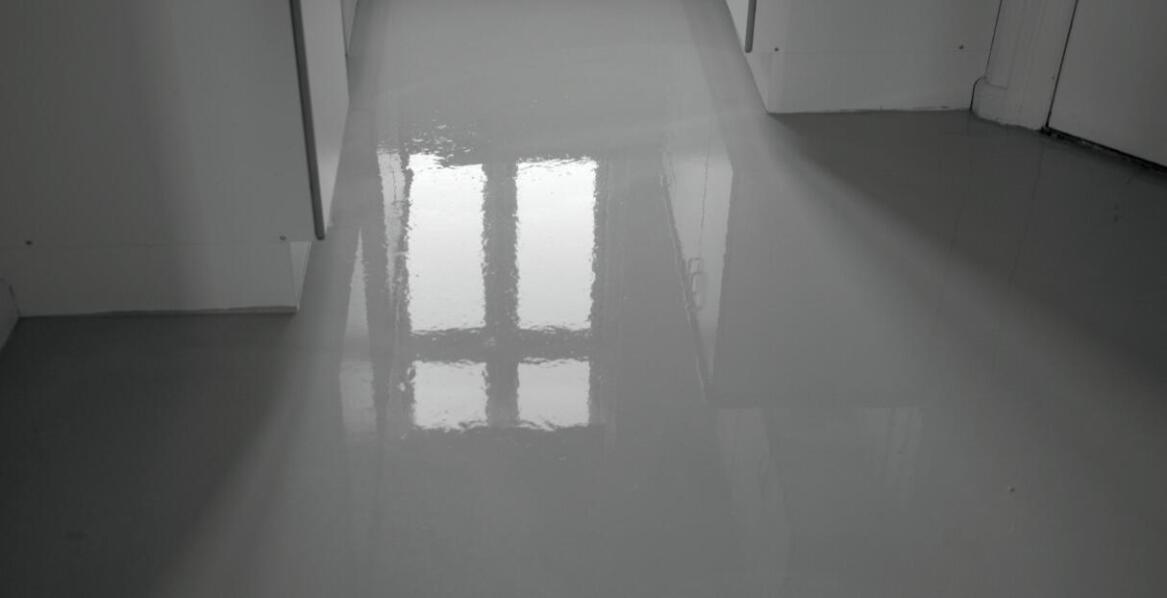 Odporność posadzek poliuretanowych na uszkodzenia mechaniczne