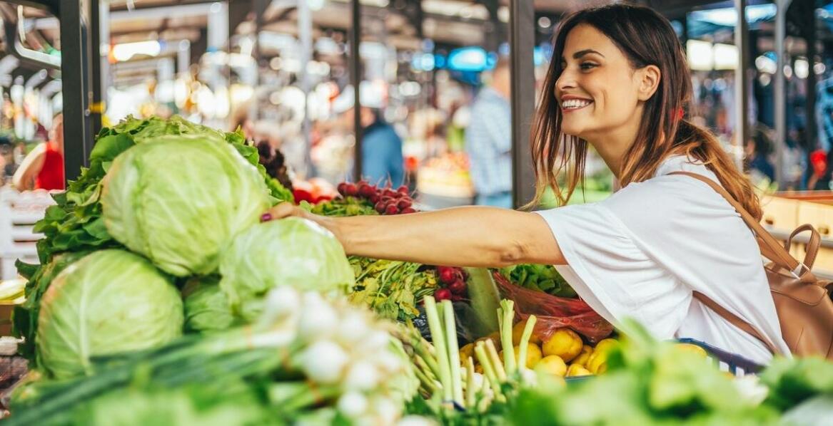 Jak bistro promuje lokalne specjały kulinarne?