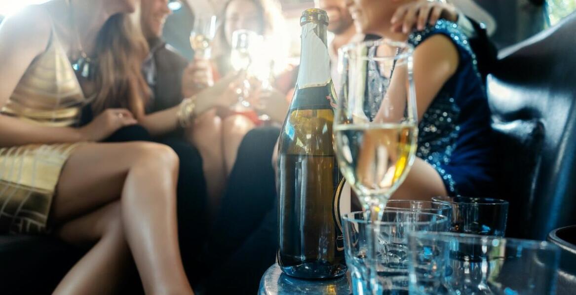 Wynajem limuzyny Poznań - przegląd dostępnych pakietów i ofert