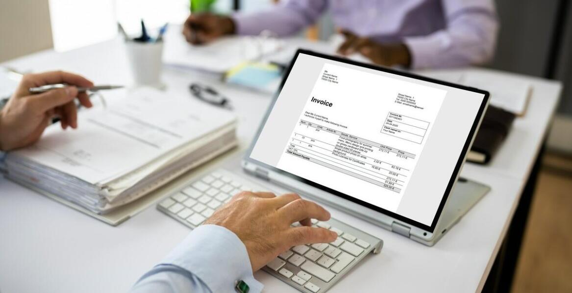 Jakie są najczęstsze wyzwania przy tworzeniu wzoru faktury za usługi remontowe?