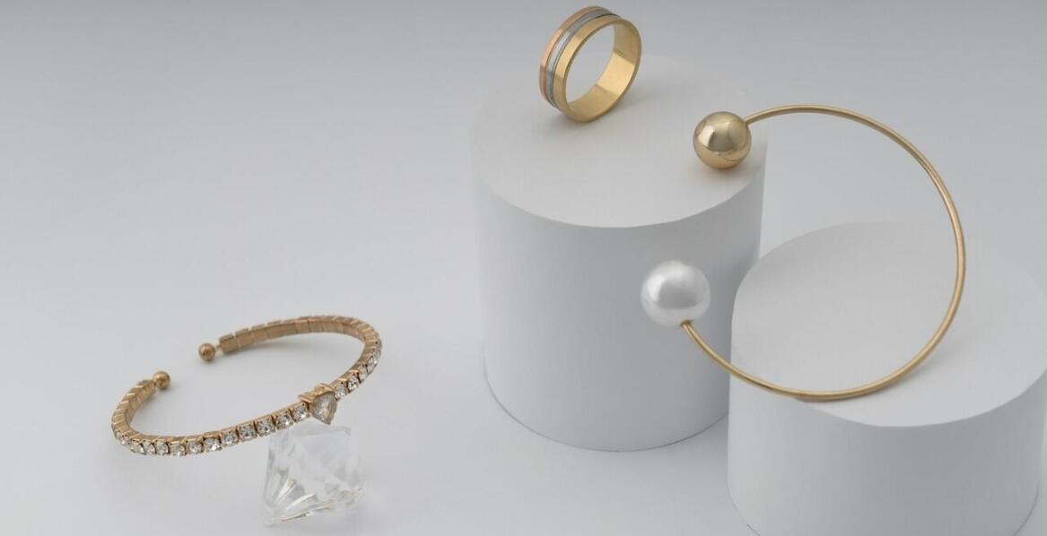 Od czego zależy wartość biżuterii na skupie złota?