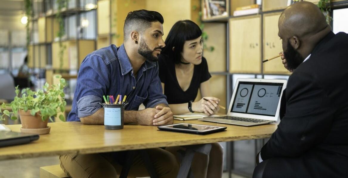 Kredyty inwestycyjne: Jak ekspert finansowy pomaga w realizacji projektów?