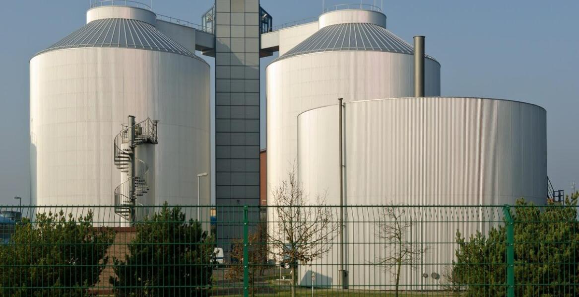 Jakie są korzyści z wykorzystania biologicznych oczyszczalni w zakładach przemysłowych?