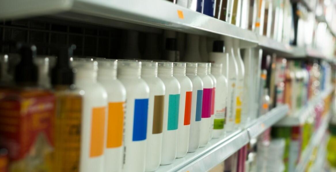 Dlaczego warto inwestować w profesjonalne farby do włosów z hurtowni?