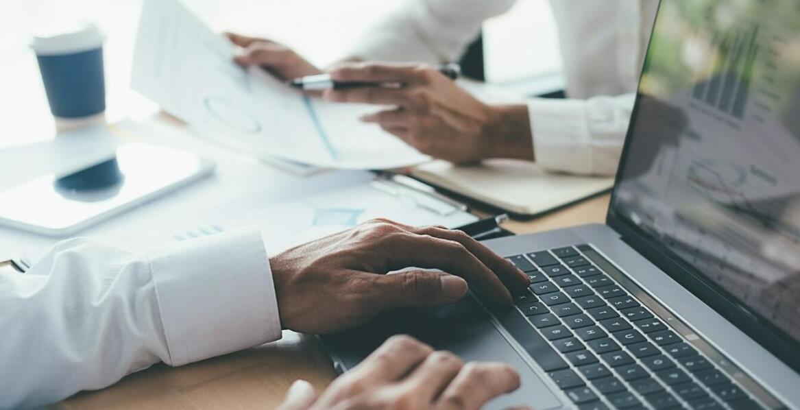 Kluczowe aspekty prowadzenia ksiąg rachunkowych dla dużych spółek kapitałowych