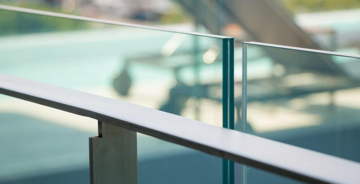 Jakie są najczęstsze pytania klientów dotyczące balustrad aluminiowych?