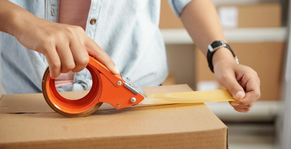 Różnorodność zastosowań taśmy dwustronnej w różnych branżach