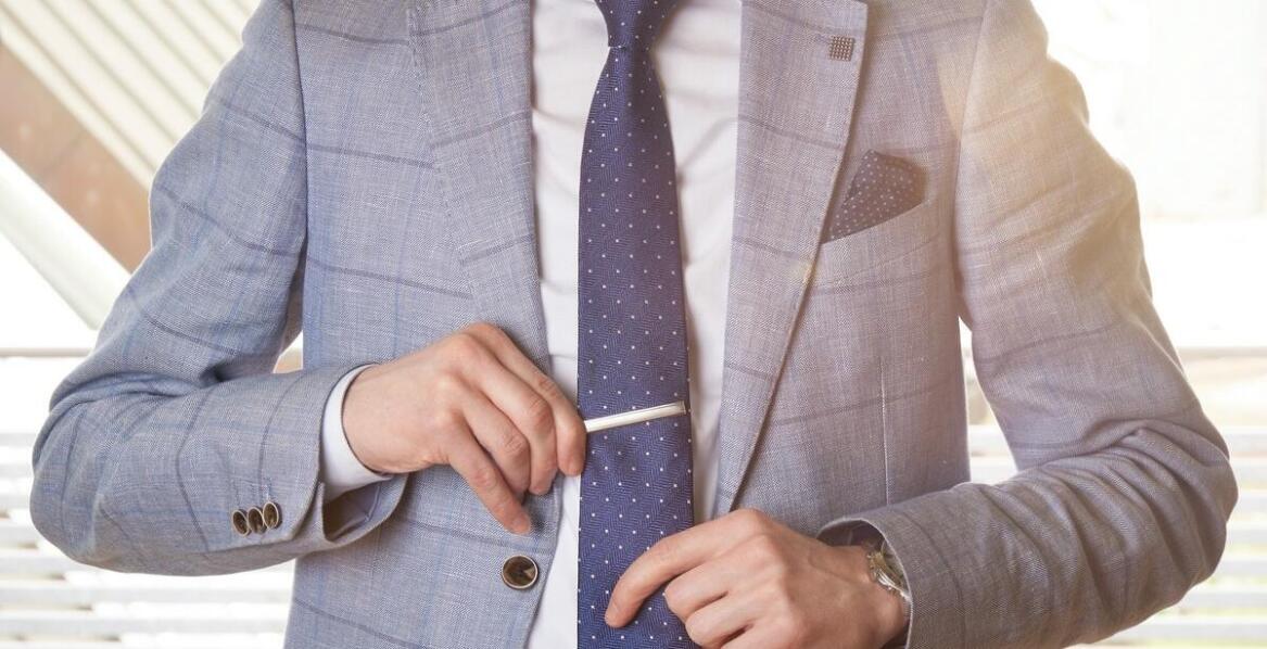 Jak dbać o "garnitur szyty na miarę", aby służył przez lata?