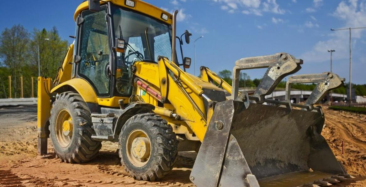 Leasing koparko-ładowarki jako sposób na szybkie rozpoczęcie projektów budowlanych