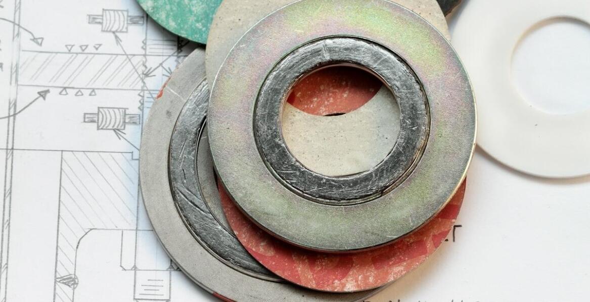 Jakie materiały do instalacji wodnej zapewniają najlepszą szczelność?