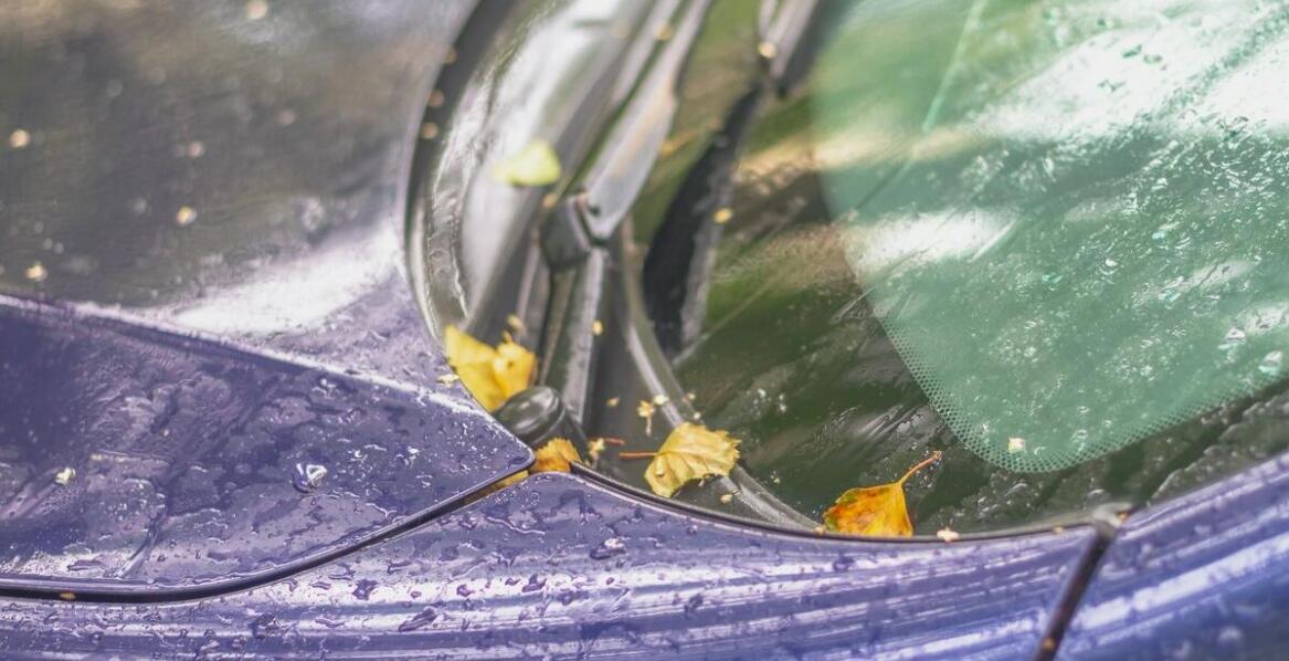 Jakie są różnice między wycieraczkami aluminiowymi a ażurowymi?