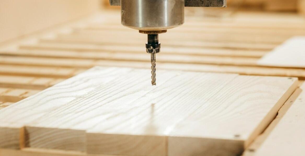 Tartak Wrocław: jakie innowacje technologiczne stosujemy w produkcji drewna?