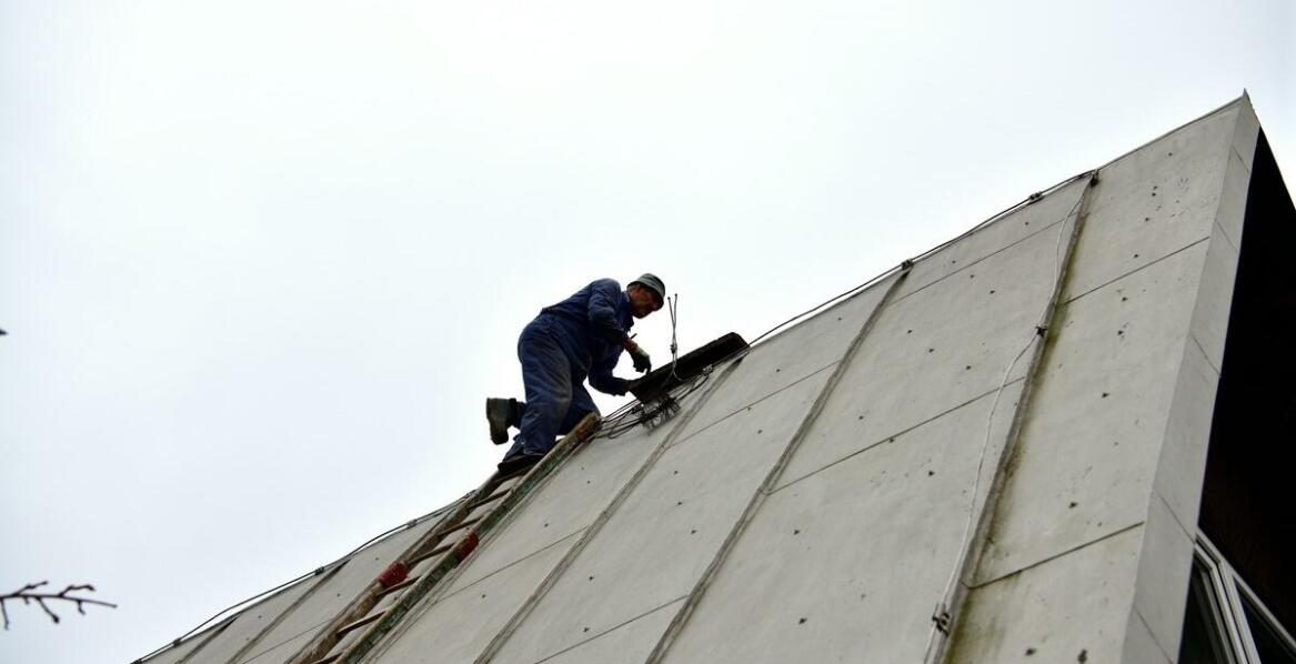 Jak zmieniające się warunki atmosferyczne mogą wpływać na potrzebę naprawy anten?