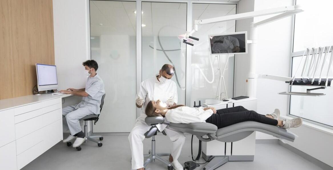 Stomatologia estetyczna – poprawa wyglądu uśmiechu w klinice stomatologicznej