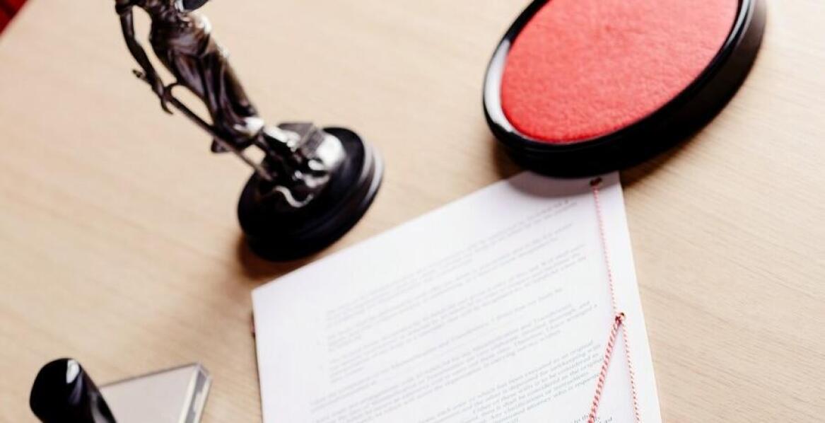 Jakie są koszty związane z uzyskaniem pozwolenia na pracę dla cudzoziemców?