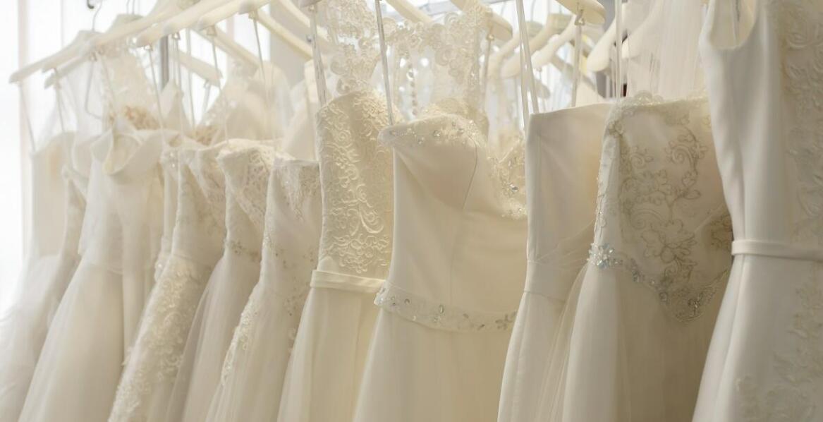 Suknie ślubne z komisu – jak wybrać tę jedyną na wyjątkowy dzień?