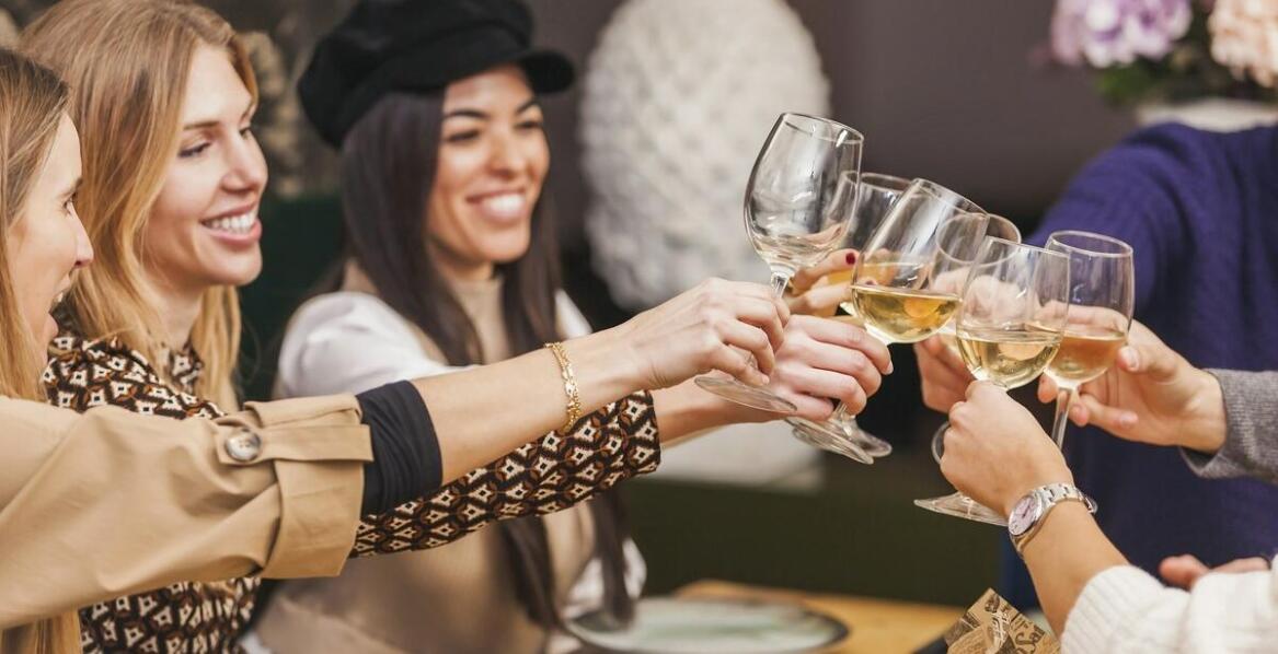 Bar – jak organizujemy tematyczne wieczory dla naszych gości?