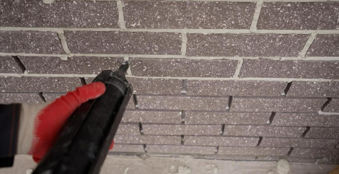 Rozwiercanie komina – jakie są najczęstsze wyzwania i jak sobie z nimi radzić?