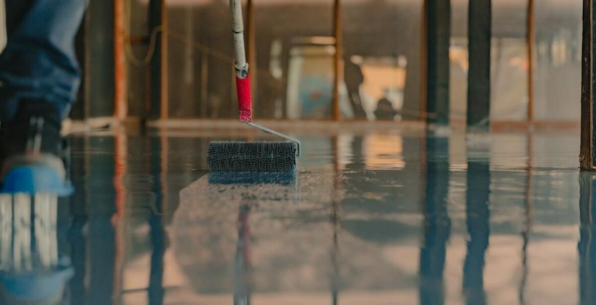 Estetyka i trwałość posadzek poliuretanowych w nowoczesnym budownictwie