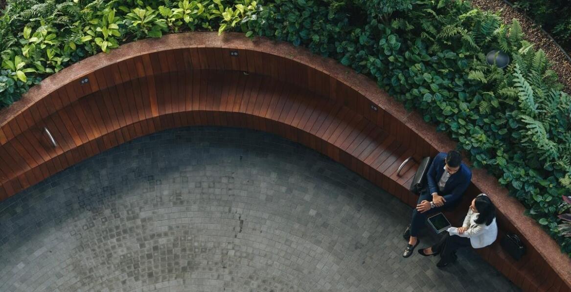 Donice drewniane jako element ekologicznych rozwiązań w ogrodzie