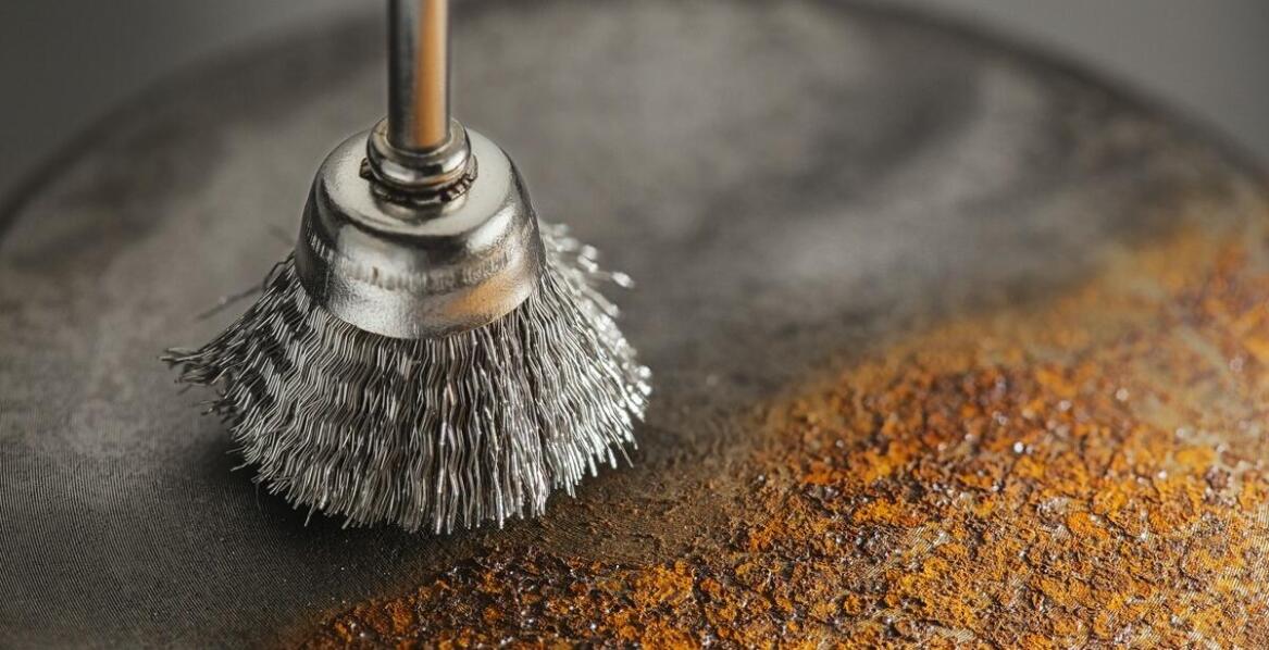 Złocenie galwaniczne a przewodnictwo elektryczne – dlaczego warto zainwestować?