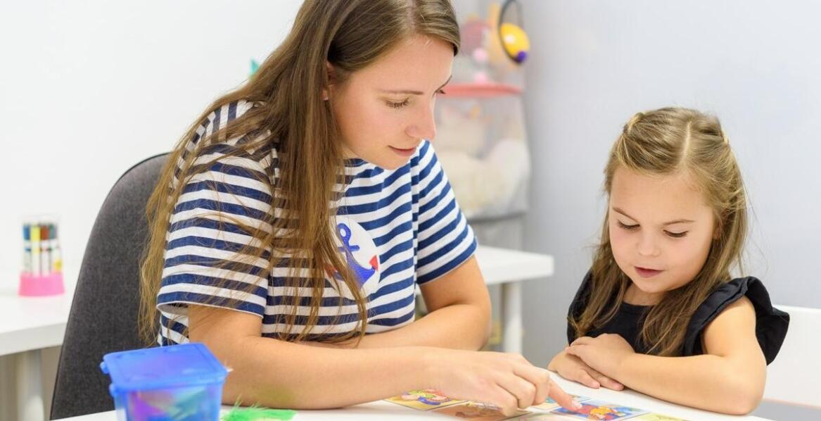 Neurologopedia dla dzieci z zaburzeniami mowy – korzyści z terapii