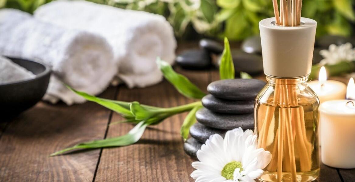 Jakie olejki eteryczne są najczęściej wybierane przez profesjonalnych perfumiarzy?