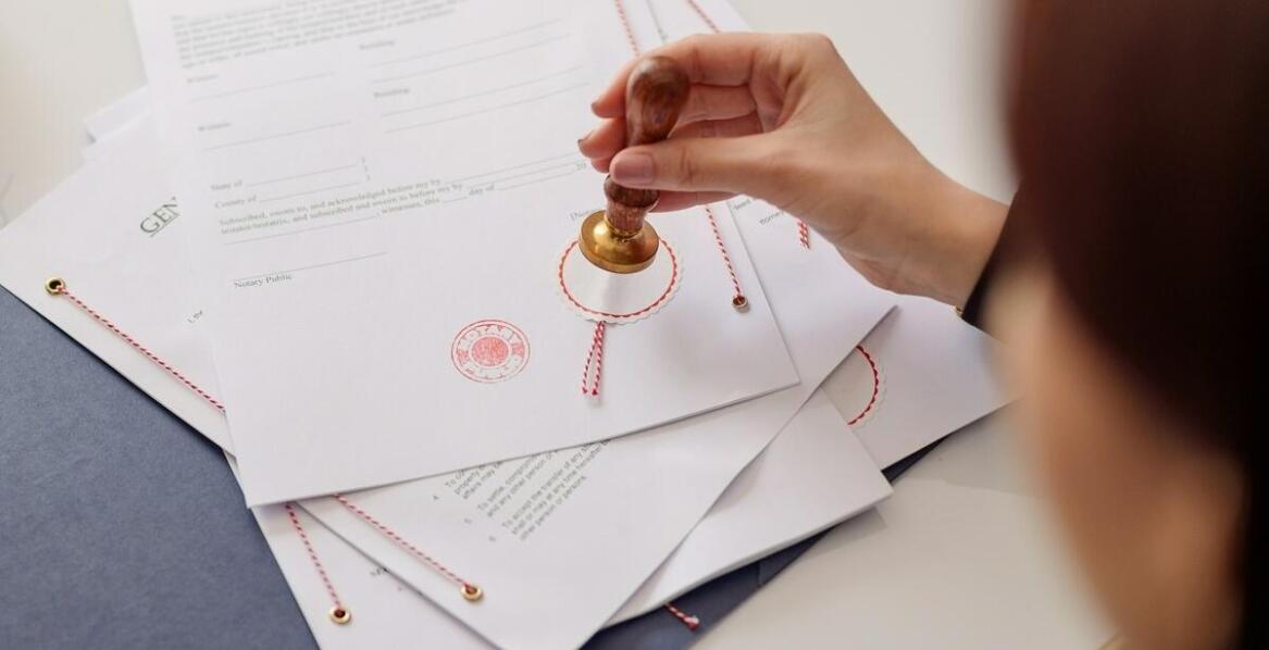 Jak wygląda proces tłumaczenia przysięgłego z hiszpańskiego i ile trwa?