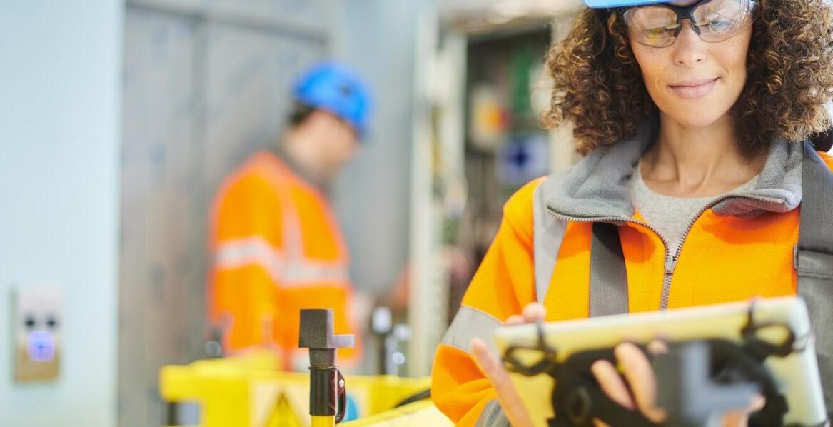 Porównanie uprawnień SEP w zakresie dozoru i eksploatacji urządzeń elektrycznych