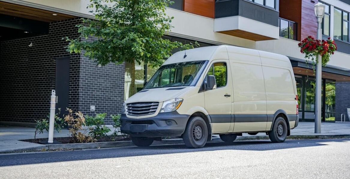 Efektywne strategie wykorzystania grafiki na pojazdach firmowych