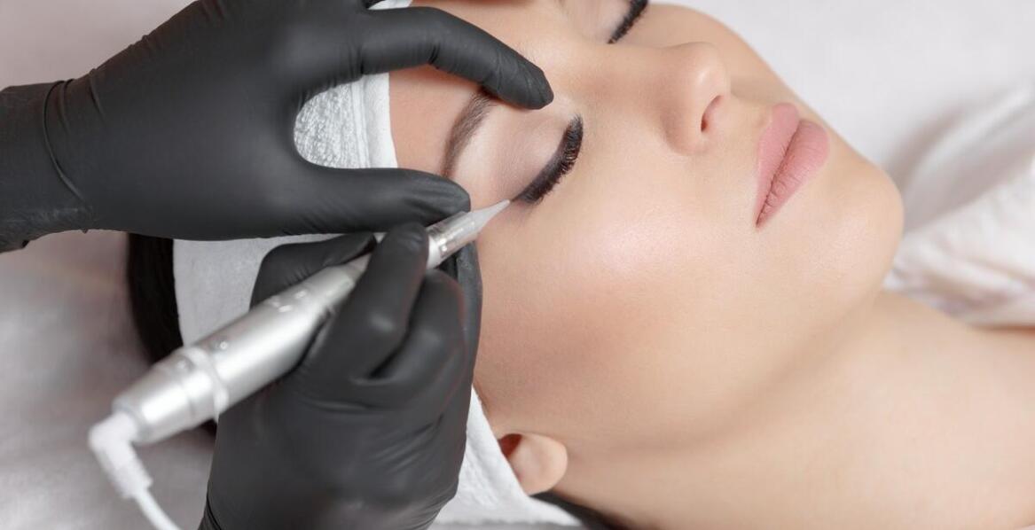 Profesjonalizm w nauczaniu makijażu permanentnego – co to oznacza dla kursantów?